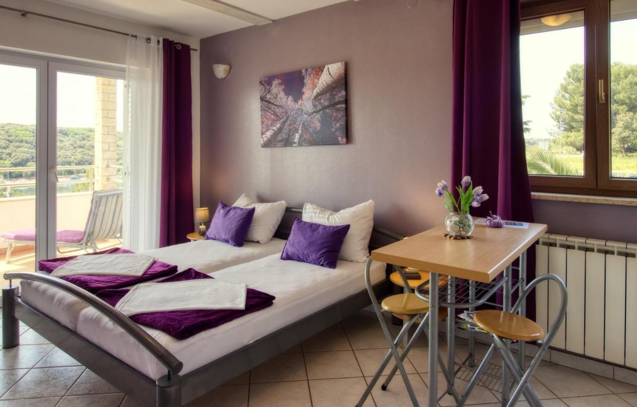 Apartman Studio Lägenhet Pula Exteriör bild
