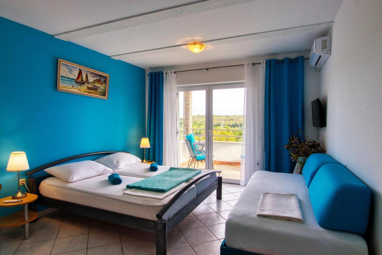 Apartman Studio Lägenhet Pula Exteriör bild