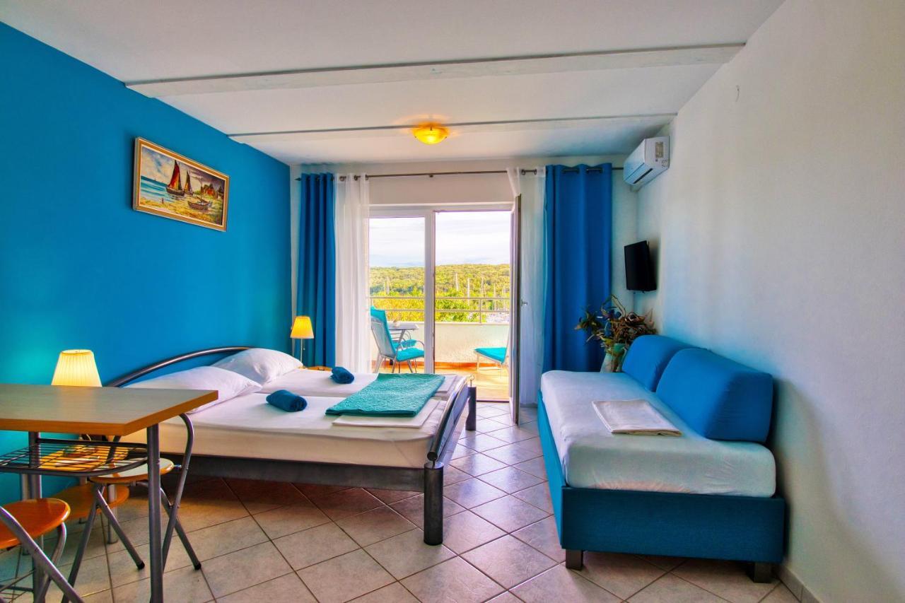 Apartman Studio Lägenhet Pula Exteriör bild