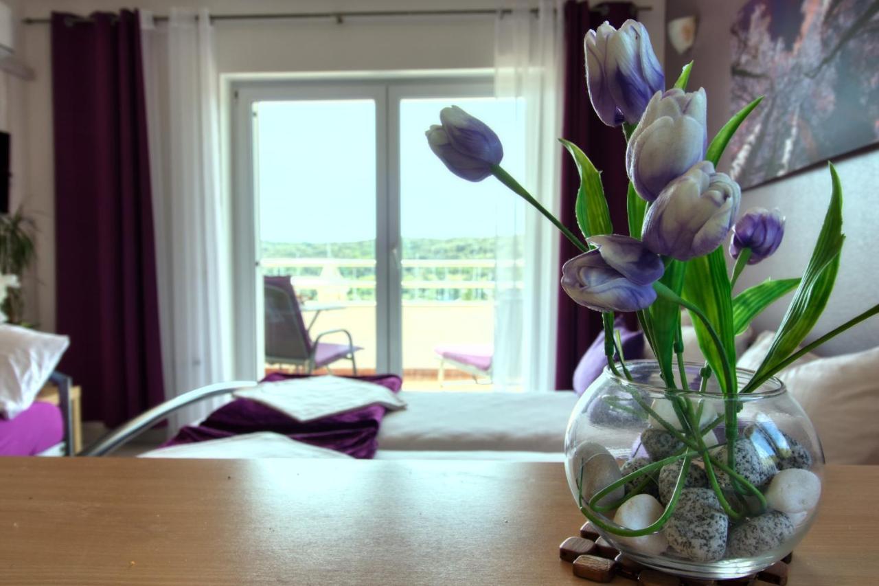 Apartman Studio Lägenhet Pula Exteriör bild
