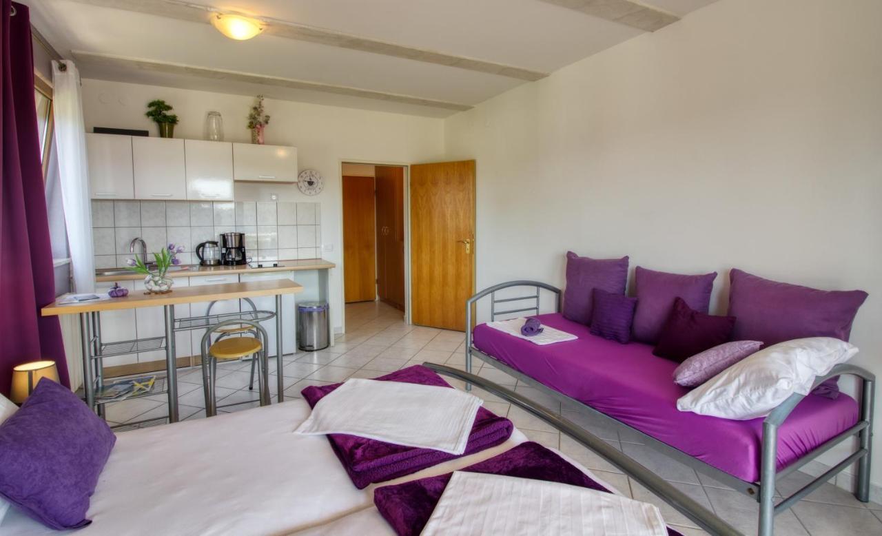 Apartman Studio Lägenhet Pula Exteriör bild