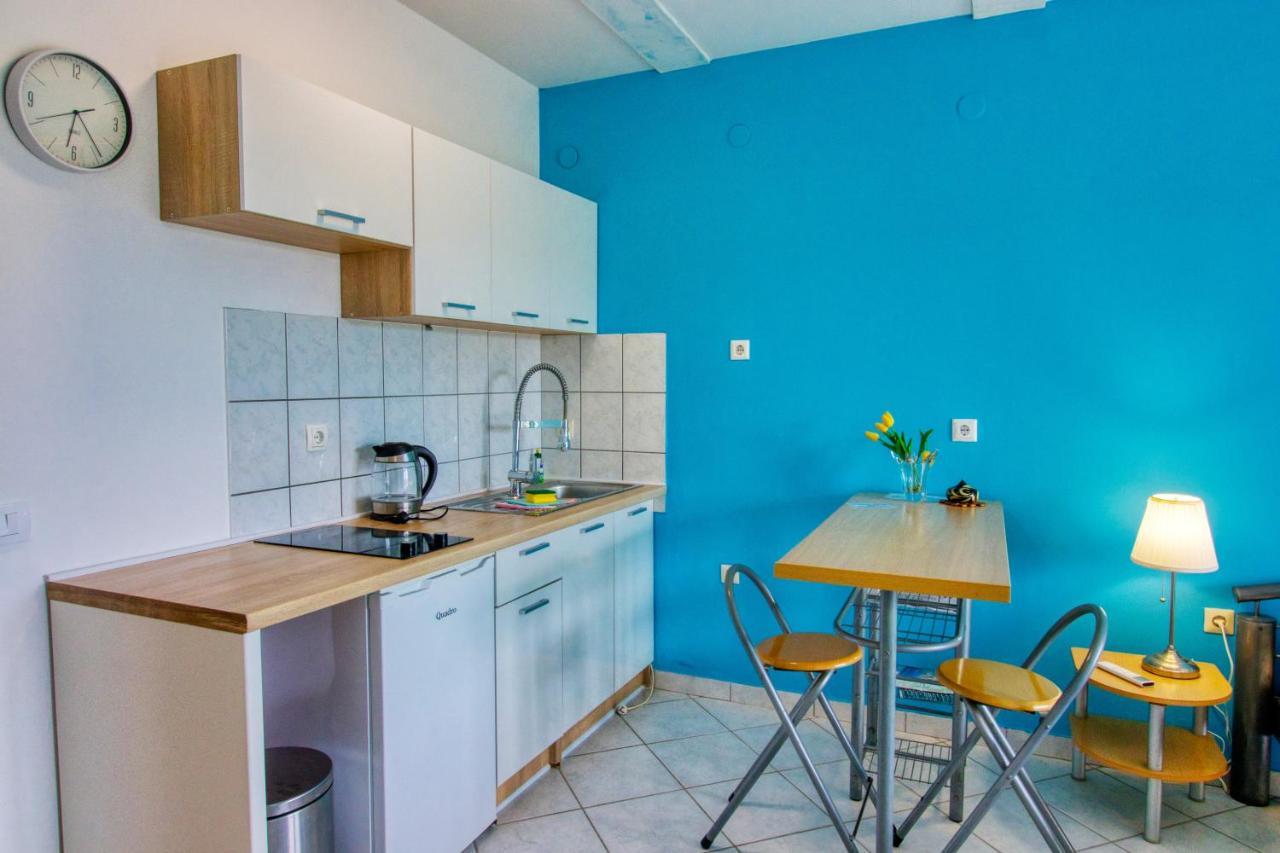 Apartman Studio Lägenhet Pula Exteriör bild
