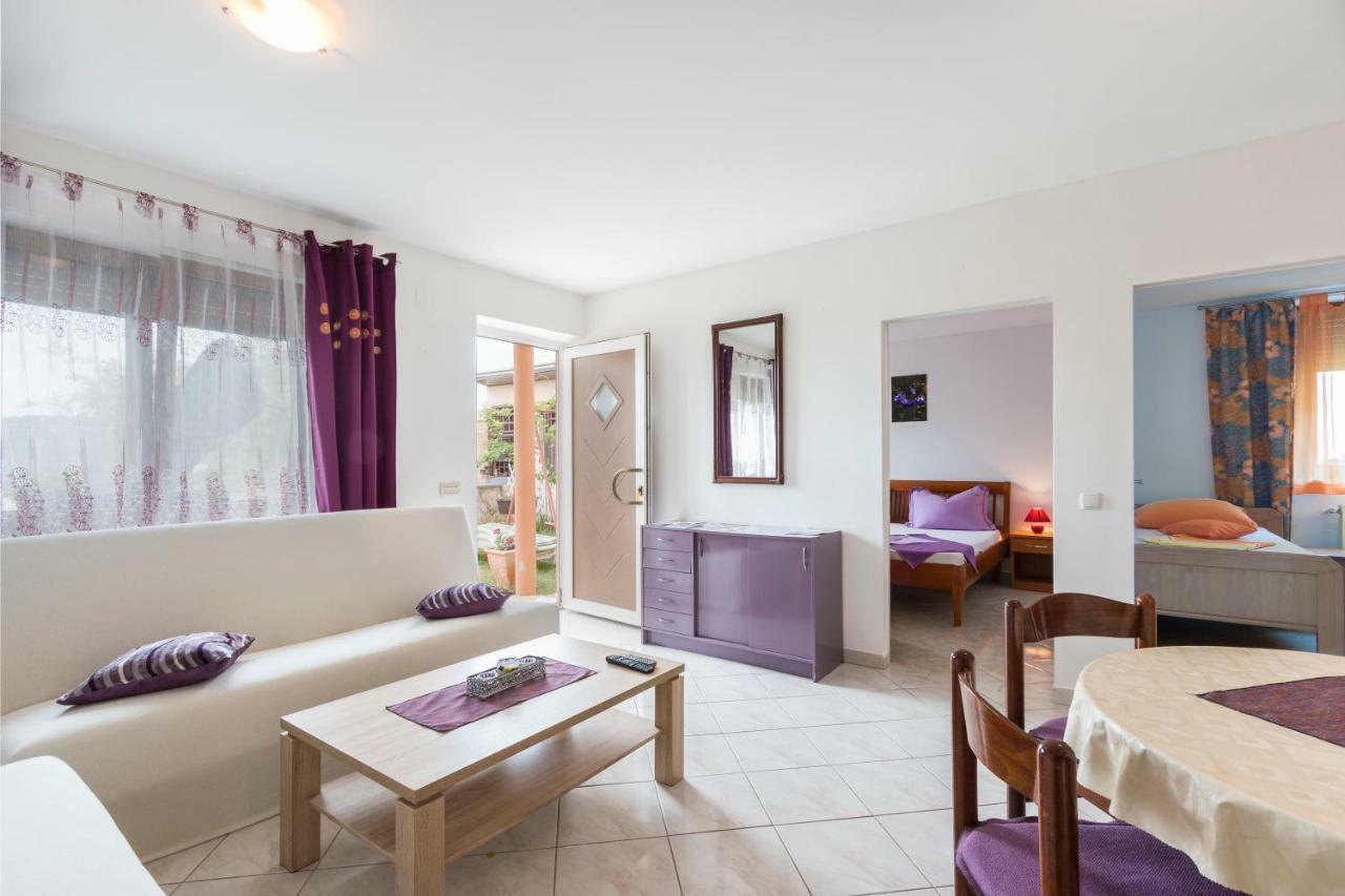 Apartman Studio Lägenhet Pula Exteriör bild