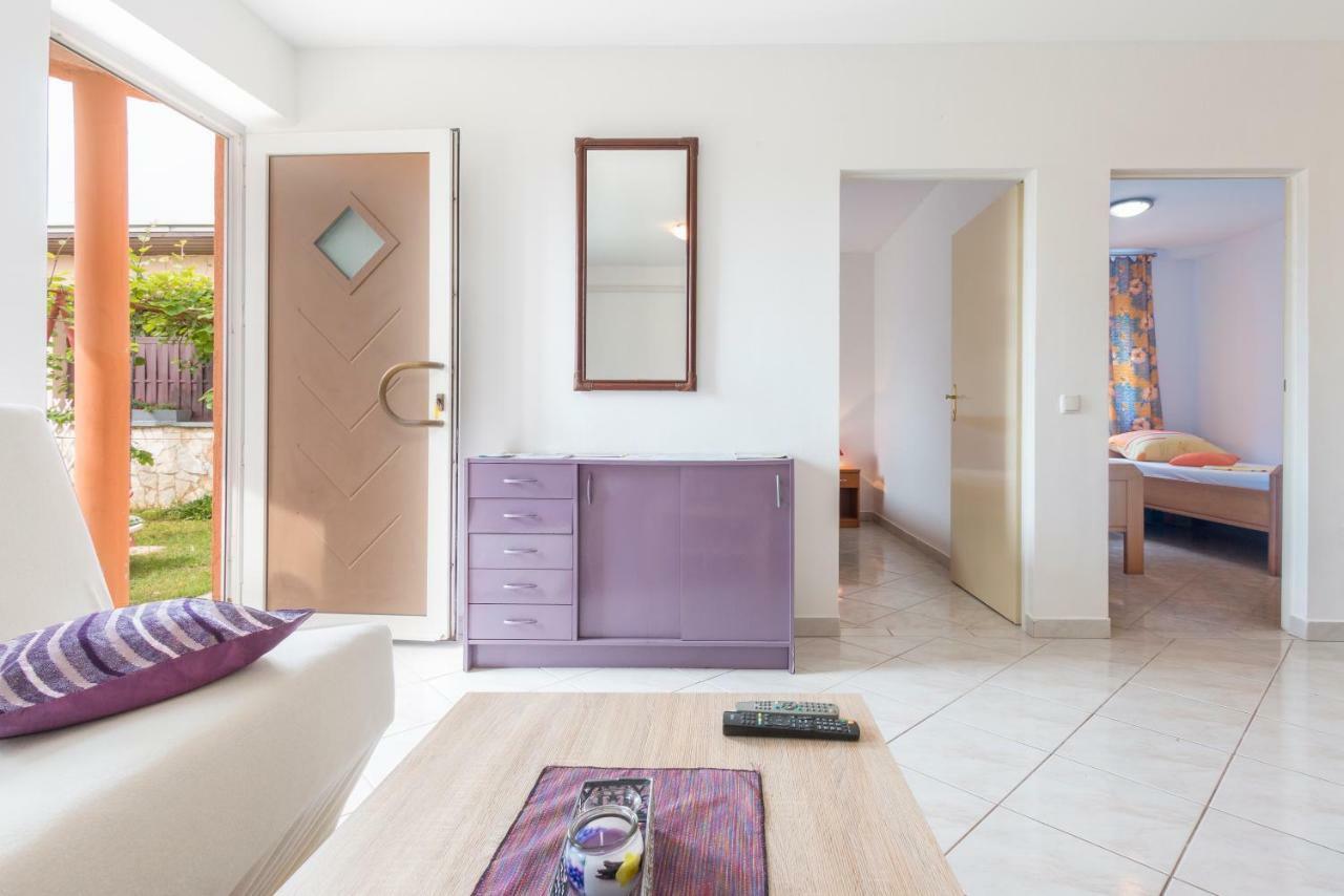 Apartman Studio Lägenhet Pula Exteriör bild